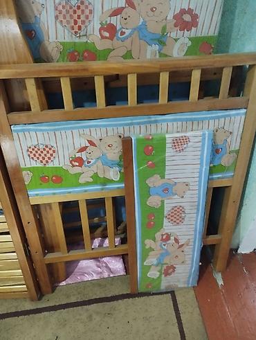 bunk bed: Детская деревянная кроватка (разобранная) с комплектом мягких бортиков — 6