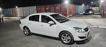 Opel Astra: 2011 г., 1.6 л, Механика, Бензин, Седан