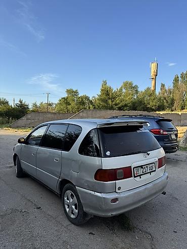 авто клей: Toyota Ipsum: 1996 г., 2 л, Автомат, Бензин, Минивэн — 3