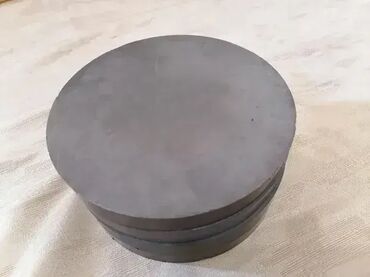 Ostali pribor i dodaci za alate: -Cena magneta je po komadu i u milimetrima . -Magneti kod mene su — 5