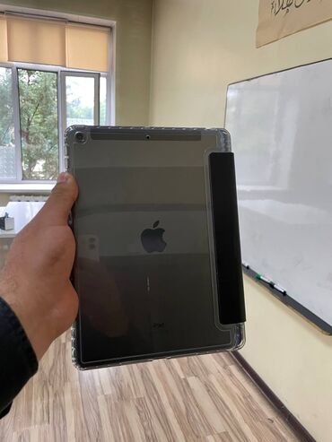 Планшеты: Планшет, Apple, память 64 ГБ, 9" - 10", Wi-Fi, Б/у, Детский цвет - Черный — 7