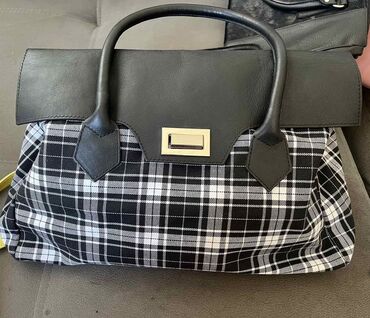 Torbe: Set torbi – različiti modeli i boje - Žuta torba od zrnaste kože na lalafo.rs — 2 Torbe: Set torbi – različiti modeli i boje - Žuta torba od zrnaste kože — 2