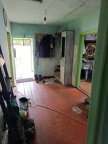 Продажа домов: Продаётся дом с участком в тихом зелёном месте. Участок огорожен, есть — 5