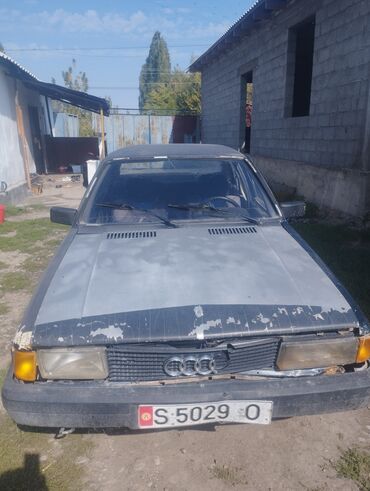 в рассрочку машину: Audi 80: 1986 г., 1.8 л, Механика, Бензин, Седан