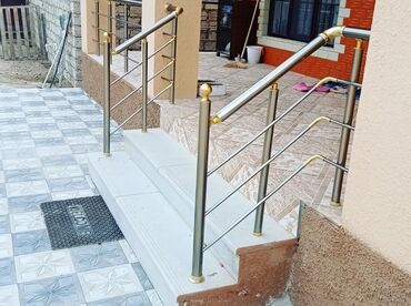 Pilləkən məhəccərləri: Şəkillərdə müxtəlif layihələr və tərtibat nümunələri göstərilib — 17