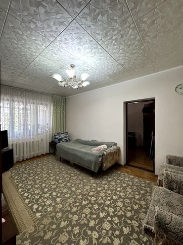 квартира абая: 3 комнаты, 70 м², 3 этаж, Косметический ремонт