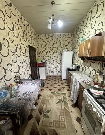 Həyət evləri və villaların satışı: 3 otaqlı, 70 kv. m, Orta təmir — 18