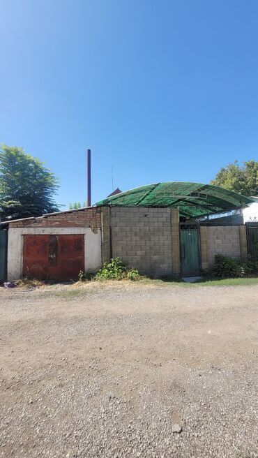 перевозной дом: Полдома, 40 м², 3 комнаты, Агентство недвижимости, Старый ремонт