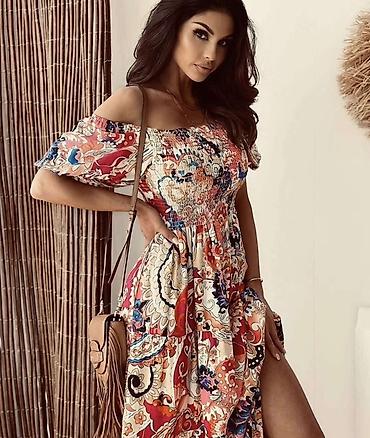 tri cetvrt helanke: Boho maxi haljina sa raskošnim printom
1900 din
S M L — 2