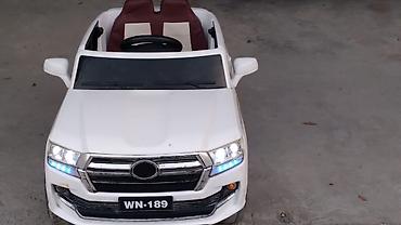 velosiped 4 tekerli: Uşaqlar üçün akkumulyatorla işləyən mini elektrik avtomobili. Zaretka — 4