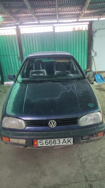 авенсис 1: Volkswagen Golf: 1994 г., 1.6 л, Механика, Бензин, Хетчбек