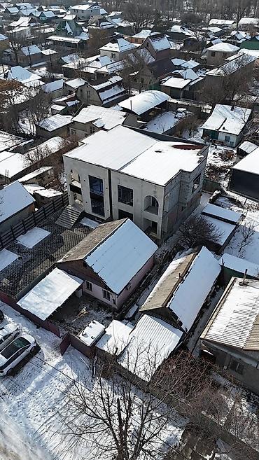 Продажа коттеджей и домов: Продаётся современный таунхаус общей площадью 278 м². Дом почти готов — 28