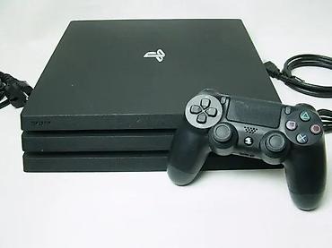second hand shop electronics: U ponudi je Sony PlayStation 4 sa naslova. Konzola je novija FAT — 8
