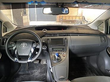 bmw 650: Toyota Prius: 2011 г., 1.8 л, Гибрид — 4