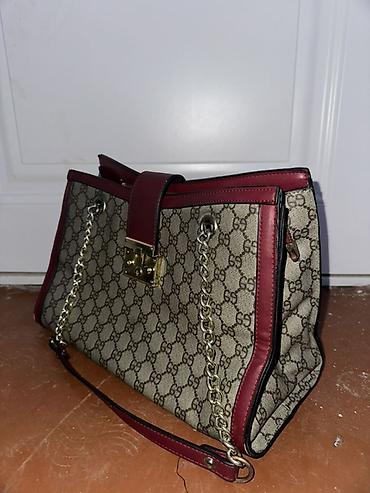 сумка для ноутбука 16 дюймов: Сумка-тоут Gucci GG Supreme с цепочными ручками, вместительная - — 2
