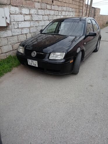 volkswagen jetta: Volkswagen Caddy: 1.8 l | 2002 il Sedan