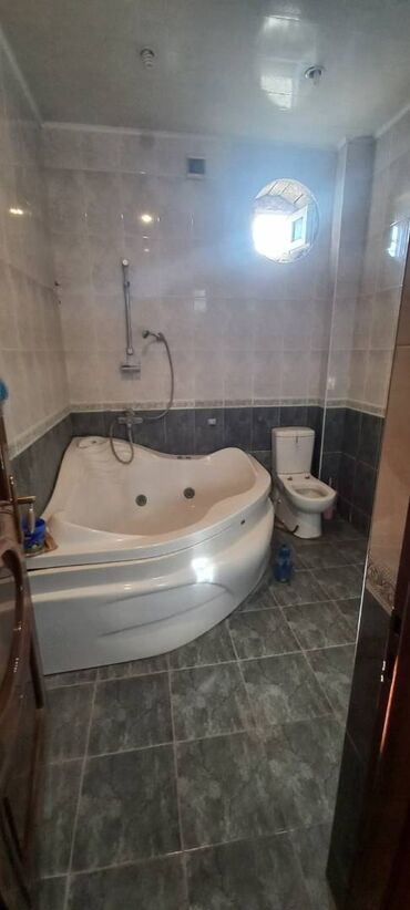 Həyət evləri və villaların satışı: Binəqədi qəs. 9 otaq, 600 kv. m, Kredit var, Orta təmir — 11