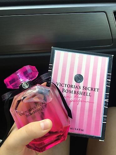 Victoria's Secret Bombshell — parlaq, cazibədar və enerjili qadın