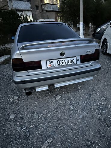 вмв тройка: BMW 5 series: 1992 г., 2 л, Механика, Бензин, Седан