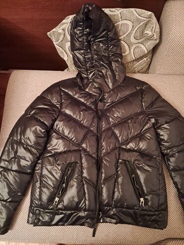 toxunma jaketler instagram: Qara şişmə qış gödəkçəsi – XINYISHUNFA, ölçü M - Material: parıltılı