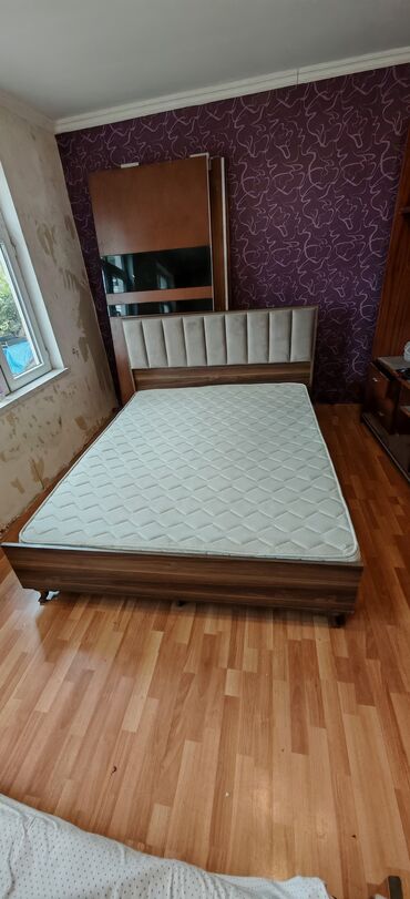 продам кровать двуспальную бу: Б/у, Двуспальная кровать, Без подьемного механизма, С матрасом, Без выдвижных ящиков, Турция