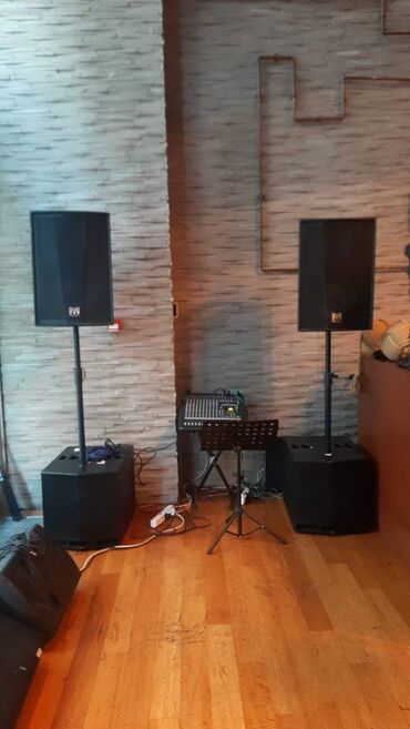 Dinamiklər və kolonkalar: Yeni RCF Kolonka, Növ - Akustik, rəng - Qara -da lalafo.az — 10 Dinamiklər və kolonkalar: Yeni RCF Kolonka, Növ - Akustik, rəng - Qara — 10