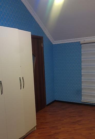 Дома: 3 mərtəbəli həyət evinin bir otağı kirayə verilir bir nəfər üçün 200m — 4