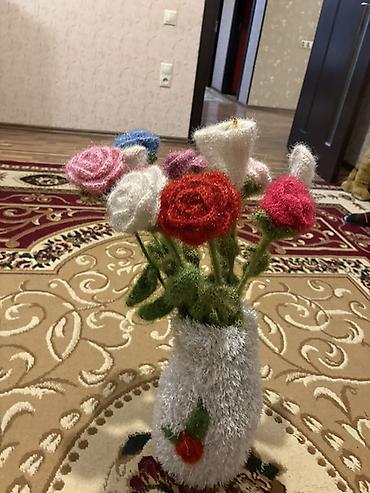 toy gulu: Əl işi toxuma çiçək dəsti və vaza — 2