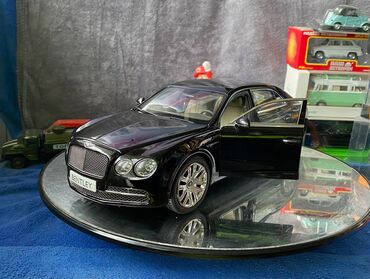 Avtomobil modelləri: Коллекционная модель Bentley Flying Spur W12 Diamond Black 2012 — 24