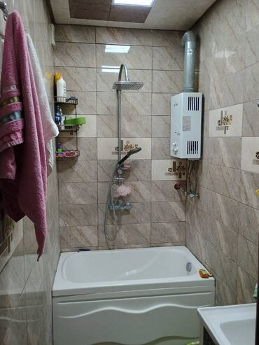 Uzunmüddətli kirayə mənzillər: Su,İşıq,Qaz daimidir.Ev təmirlidi və hər şeylə təchiz olunub: Mərkəzi — 6