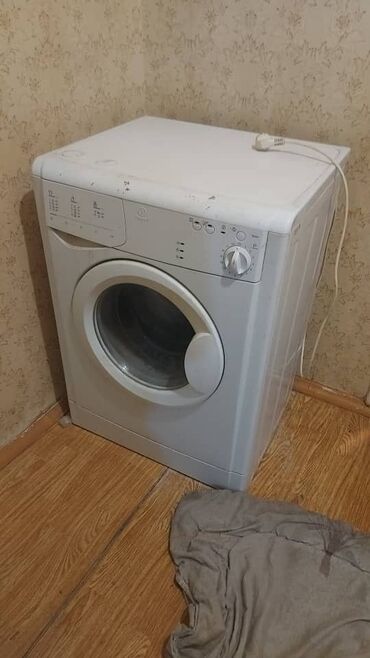 баня продажа: Стиральная машина Indesit, Б/у, Автомат, До 5 кг, Компактная