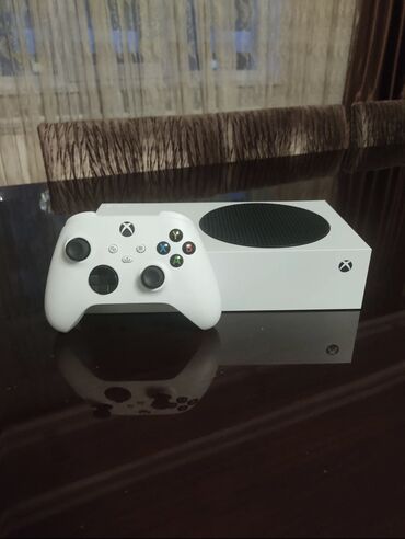 Xbox Series S: Məhsul: Xbox Series S konsolu (ağ korpus, qara havalandırma paneli — 2