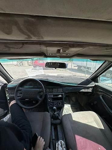 аудио касеты: Audi 100: 1988 г., 1.8 л, Механика, Бензин, Седан — 3