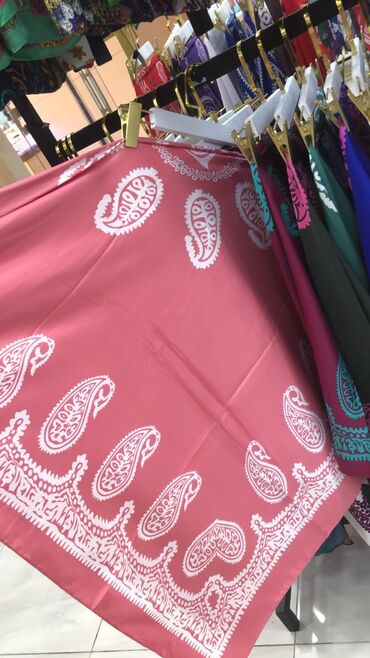 Çantalar: Kəlağayı təmiz ipək Baskal.90 AZN.turk malı 55 azn.qutularimiz var.5 — 7