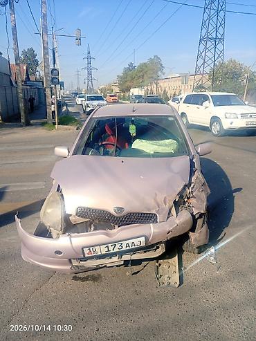 капот кобальт: Toyota Vitz: 2001 г., 1.3 л, Автомат — 2