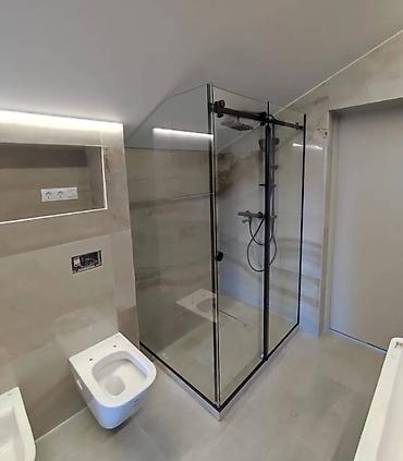 Душевые перегородки и ограждения: Угловая душевая перегородка с раздвижной системой дверного открывания — 4