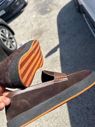 ax ayaqqabı: Kişi üçün klassik loafer ayaqqabı. Model tünd qəhvəyi zamşa görünüşlü — 4