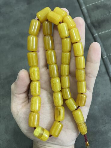 Təsbehlər: Salam çox qədimi 33 dənəli Şirə yağbal kehreba satiram basi cixan — 2