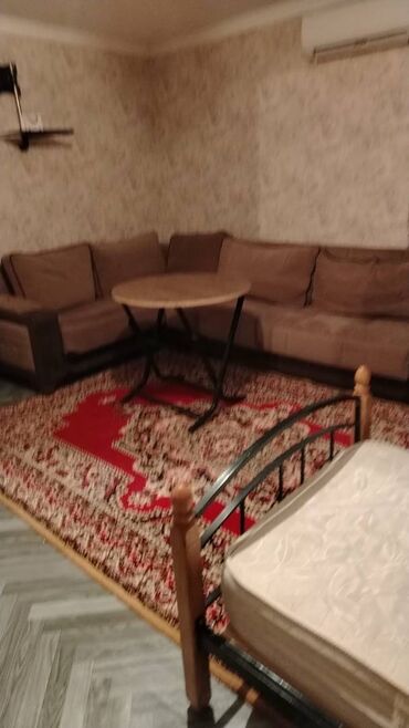 снять квартиру в баку на месяц: Yasamal rayonu, Elmlər metrosunun yanında, köhnə tikili, 5 mərtəbəli