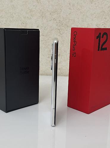 OnePlus: OnePlus 12, Б/у, 256 ГБ, цвет - Белый, 2 SIM — 2