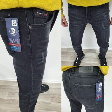 Farmerke: Cena 2990 dinara
Veličine 40 — 16