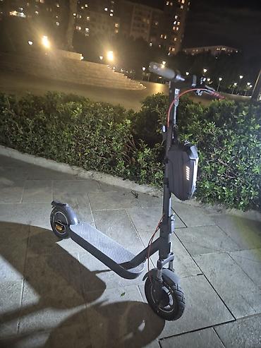 elektrikli samokat: Elektrik skuter – güclü işıqlandırma və təhlükəsizlik aksesuarları ilə — 3