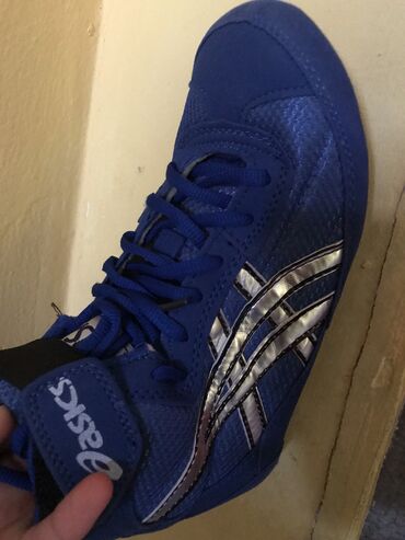 женские кроссовки asics gel: Salam tecili satılır 2 gün geyinilib