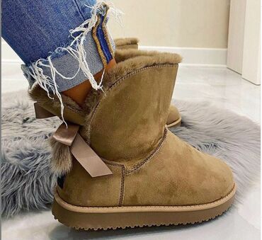 Ugg obuća: Ugg čizmice više boja

Novo
Brojevi 36 do 41

fb Moja Kupovina 1 — 2