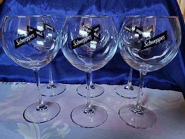 Čaše: Case nove velike Schweppes. Case komada 6 u ceni. sve na casama je — 1