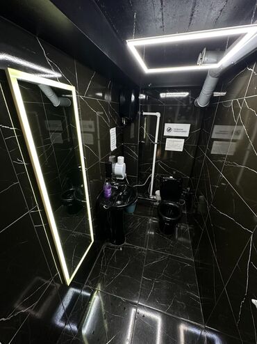 Отели и хостелы: Байтик Баатыра Сдается коммерческое помещеие Площадь: 204м2 Этаж