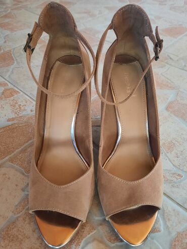Women's Footwear: Sandals, Bershka, 40