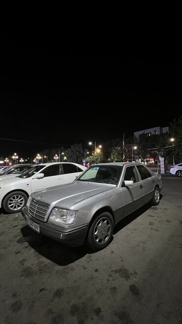 дэу матиз 1: Mercedes-Benz E-класса W124 в серебристом цвете, представленный как
