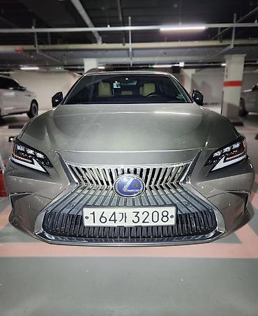 лексус гибрит: Lexus ES: 2020 г., Гибрид, Седан — 1