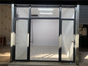 продаю участок киргизия 1: 🏪 Продаётся отличное торговое помещение на базаре! 💡 Светлое
